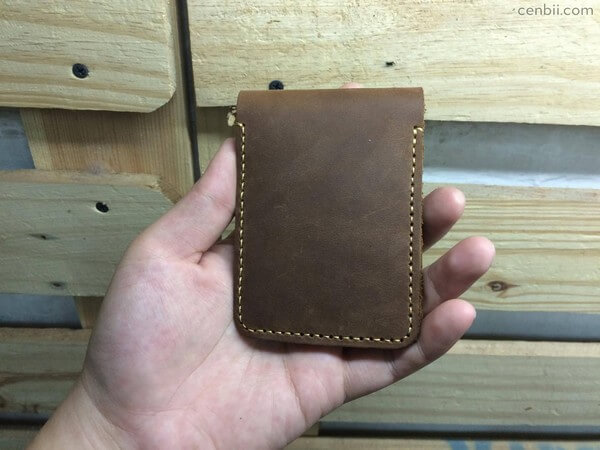 ví da bò sáp ngựa điên