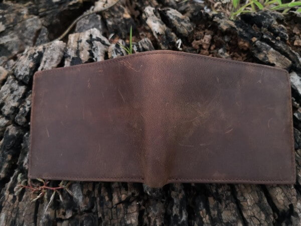 ví da bò sáp ngựa điên