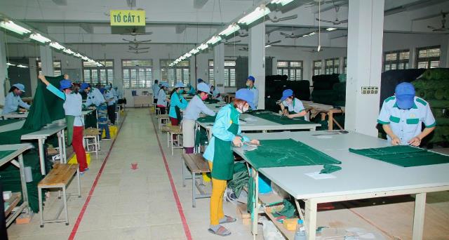 Cắt gia công áo thun