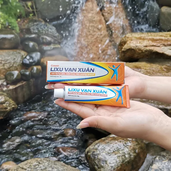 Cream LIXU Vạn Xuân - hỗ trợ điều trị bong gân, gãy xương, bầm tím.