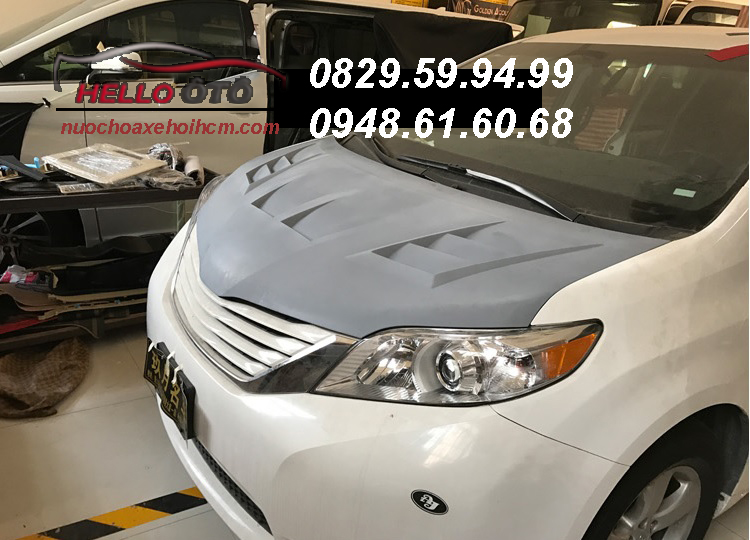 Toyota Sienna 2010 hơn 12 tỷ ở Sài Gòn đắt hơn Kia Sedona