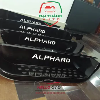 Nẹp Bước Chân Chống Trầy Trong Và Ngoài Titan Đen Toyota ALPHARD LUXURY 2022 - 2023