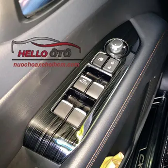 Ốp Trang Trí Tỳ Tay Cánh Cửa Mazda CX8 2019 Thép Titan Đen Lắp Thưc Tế