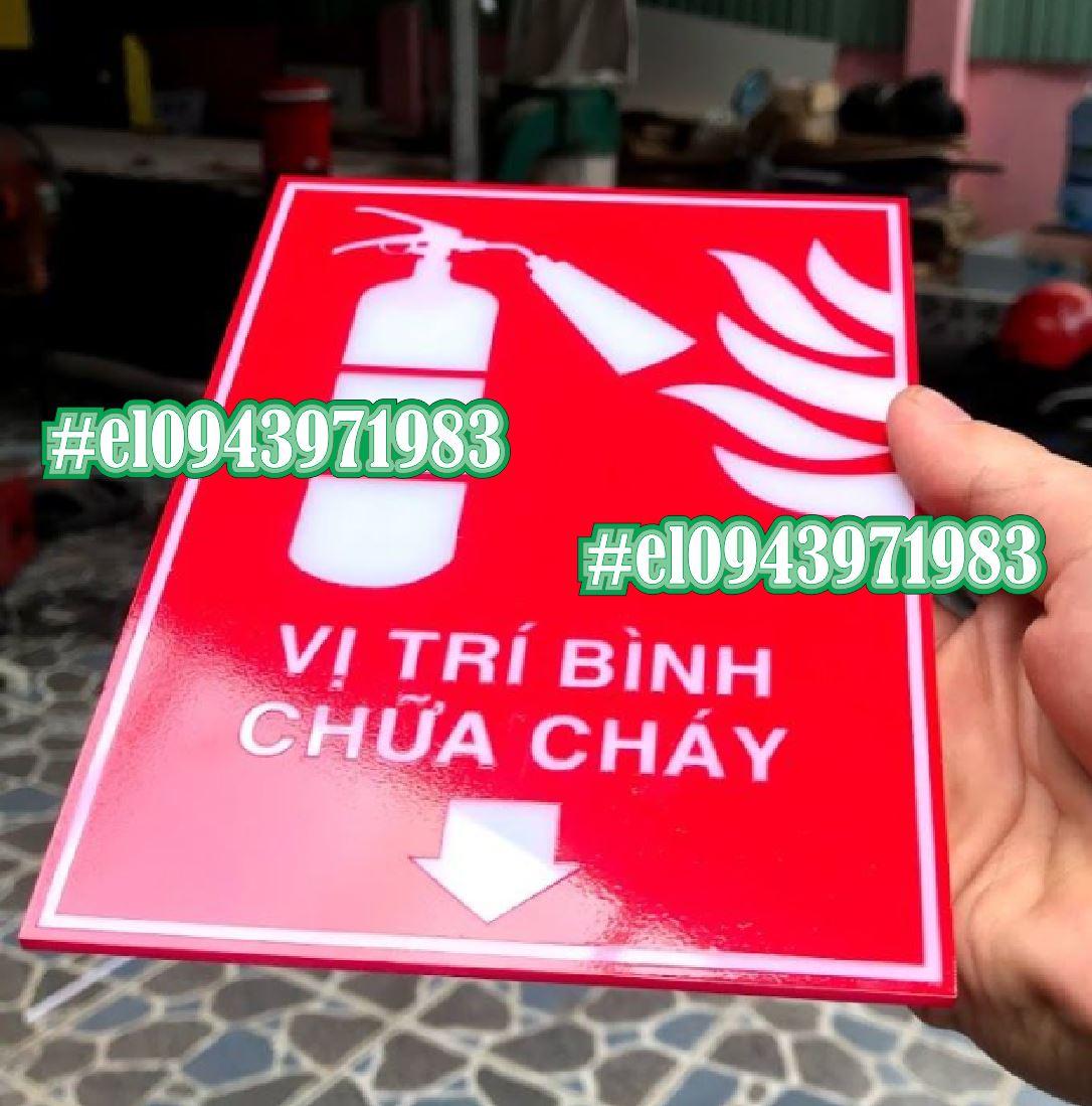 Bộ lệnh chữa cháy màu đỏ chú ý