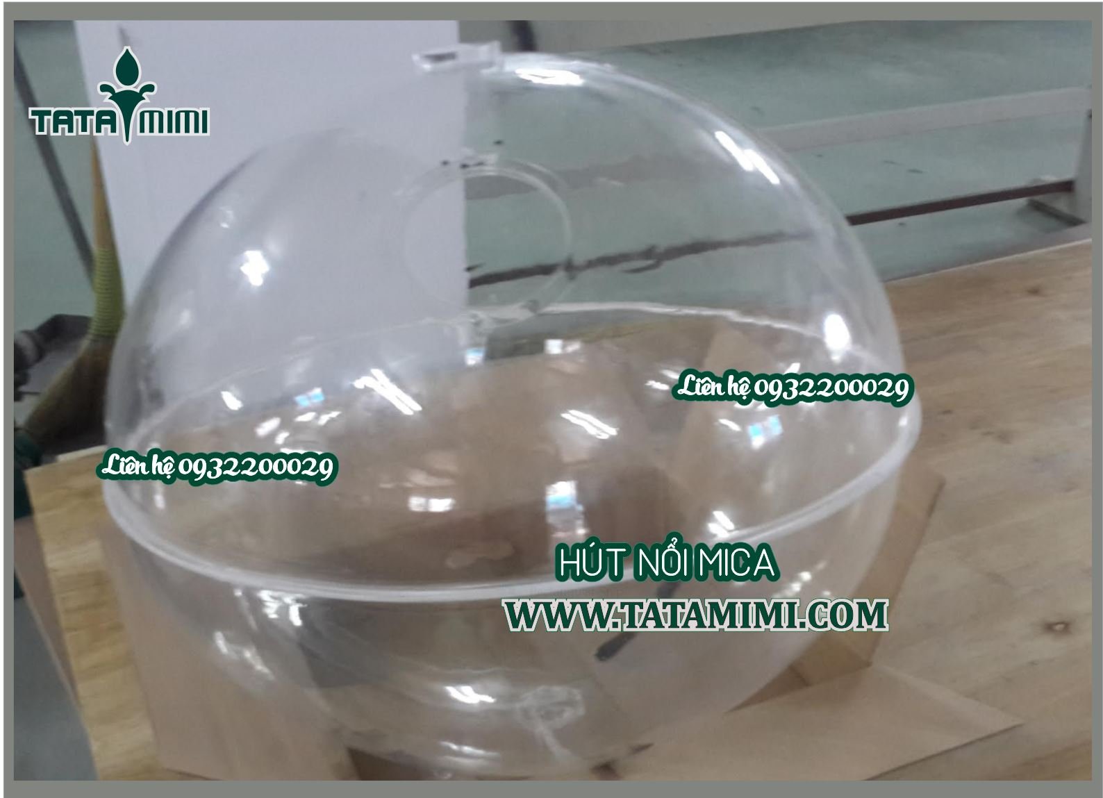 Hút nổi mica thành hình quả địa cầu,