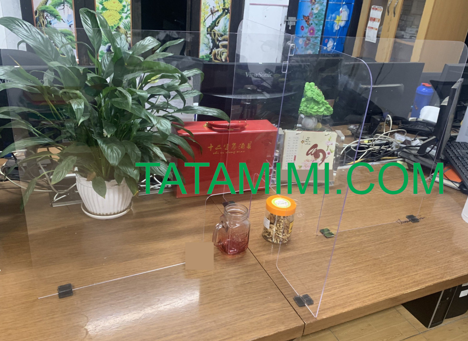 Vách ngăn-hộp chụp bằng mica ngăn giọt bắn