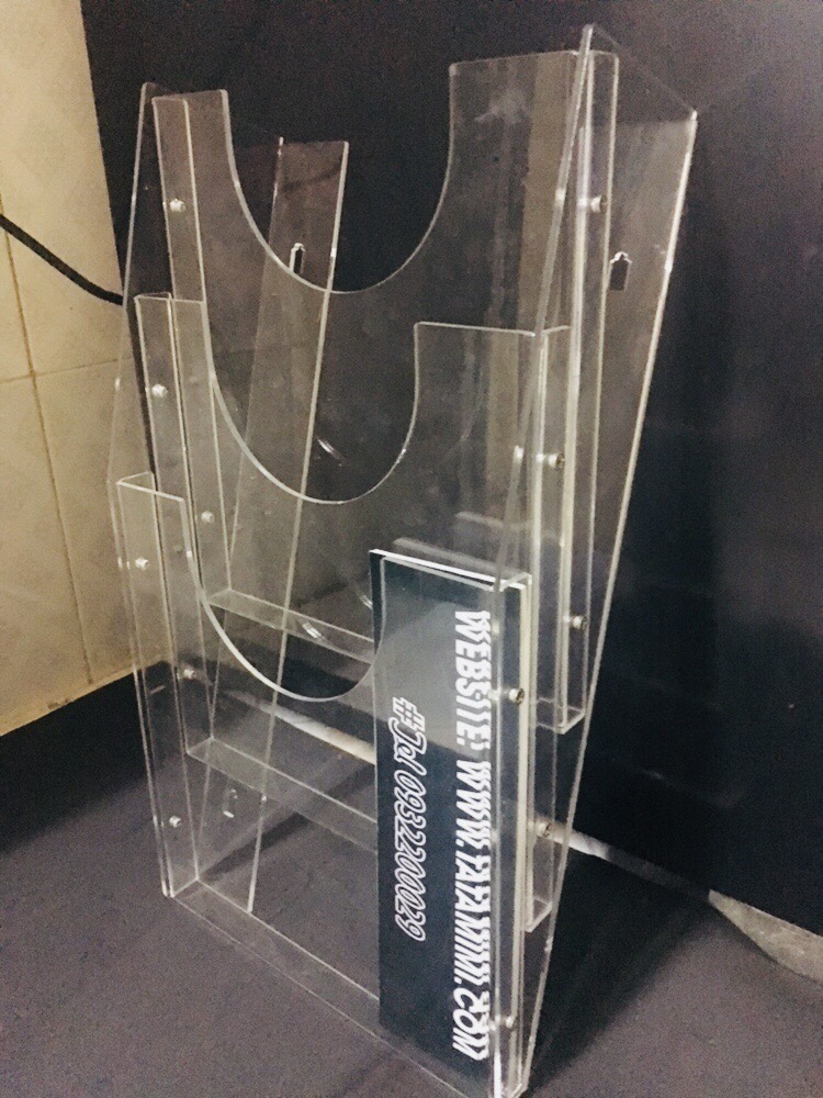 Kệ nhiều ngăn treo tường bằng mica