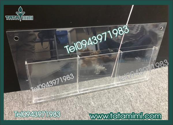 Kệ mica treo tường chia các ngăn