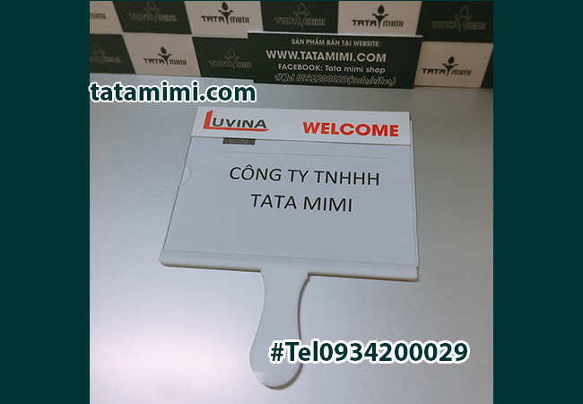 Biển đón sân bay thì nên làm tay cầm màu gì?