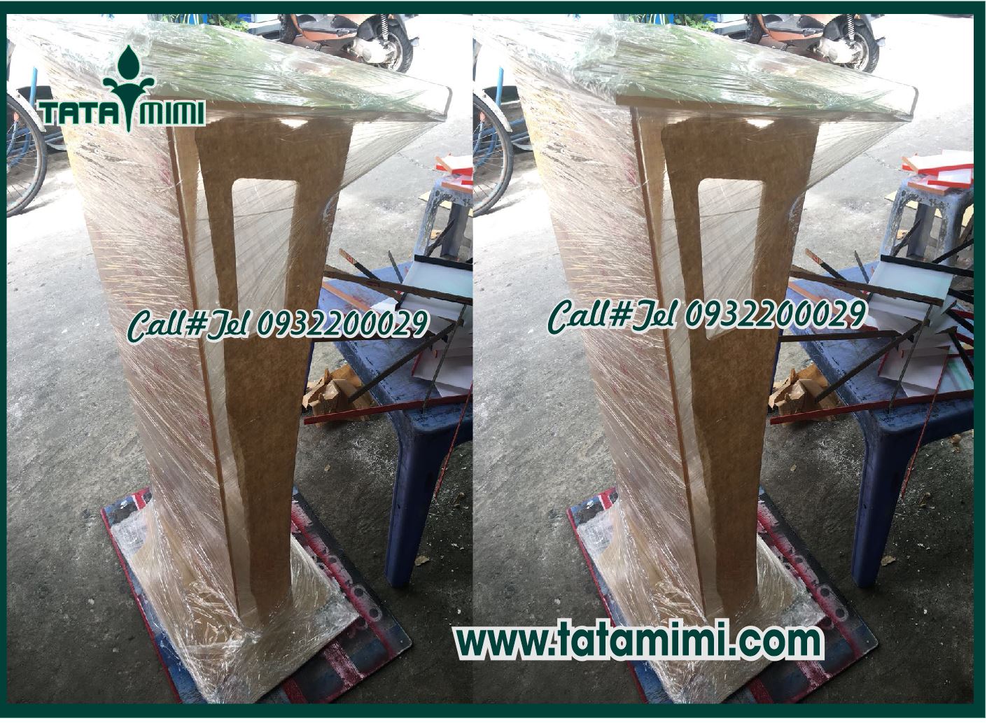 Bục phát biểu mica được kết hợp từ 2 độ dày mica