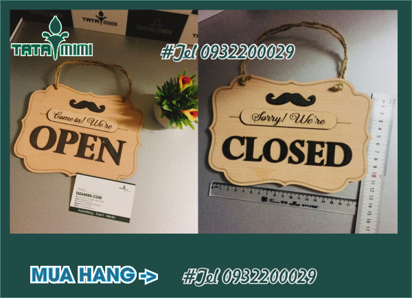 Các mẫu biển open close bằng mica kèm dây xích