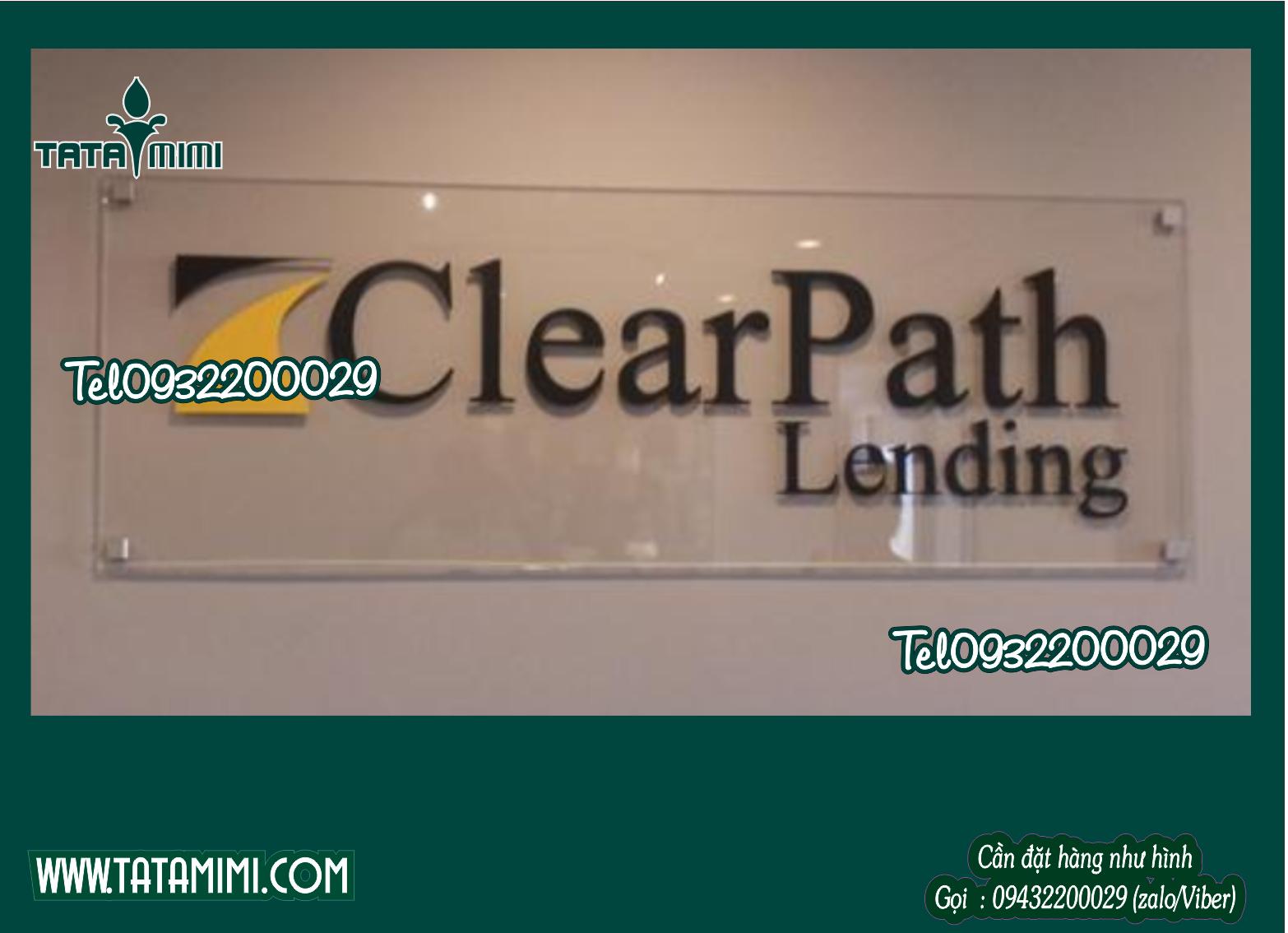 Backdrop của công ty được in trực tiếp hay gắn chữ nổi