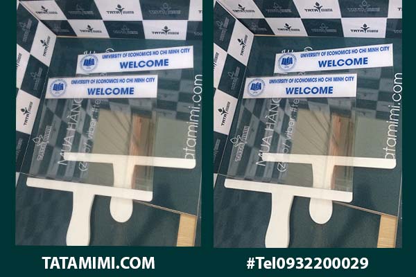 Biển A4 in logo cầm tay đón sân bay