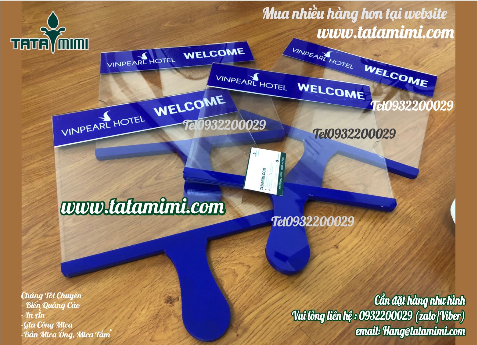 Biển đón người dùng trong các công ty du lịch