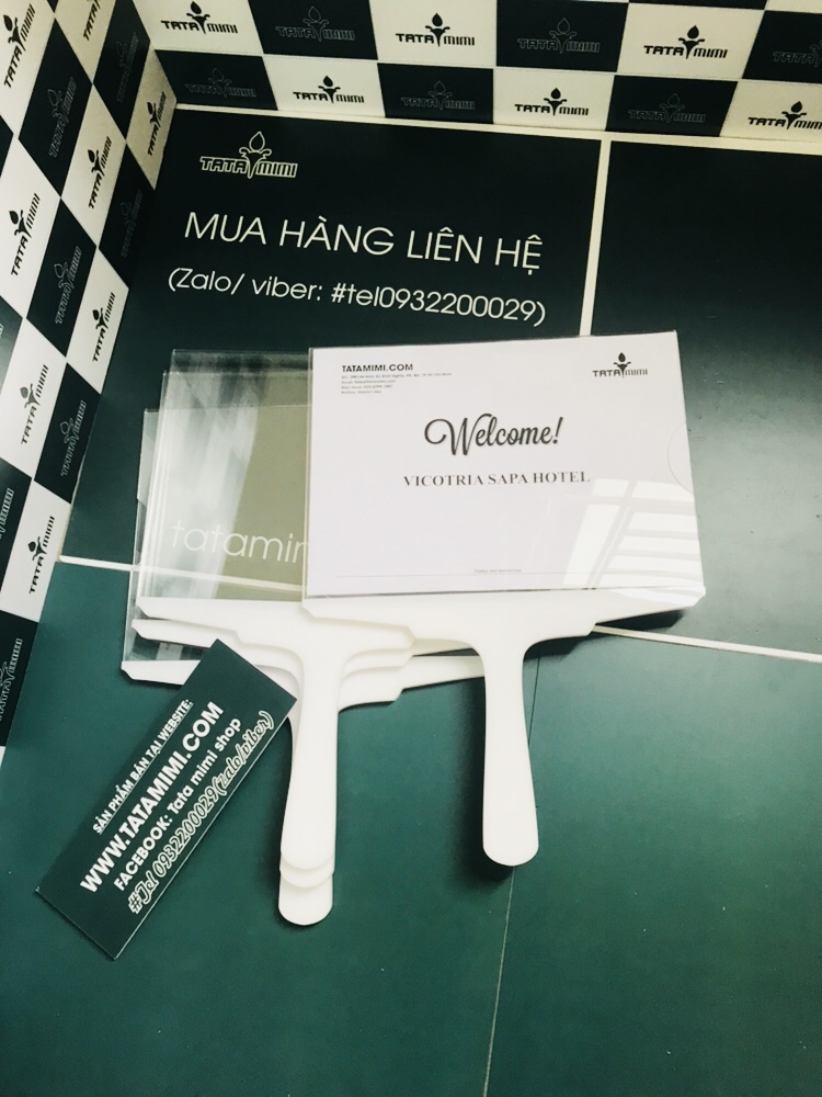 Biển đón sân bay thì nên làm tay cầm màu gì?