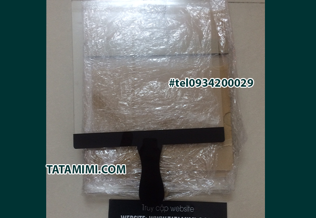 Biển đón sân bay có tay cầm cao từ 15cm trở lên