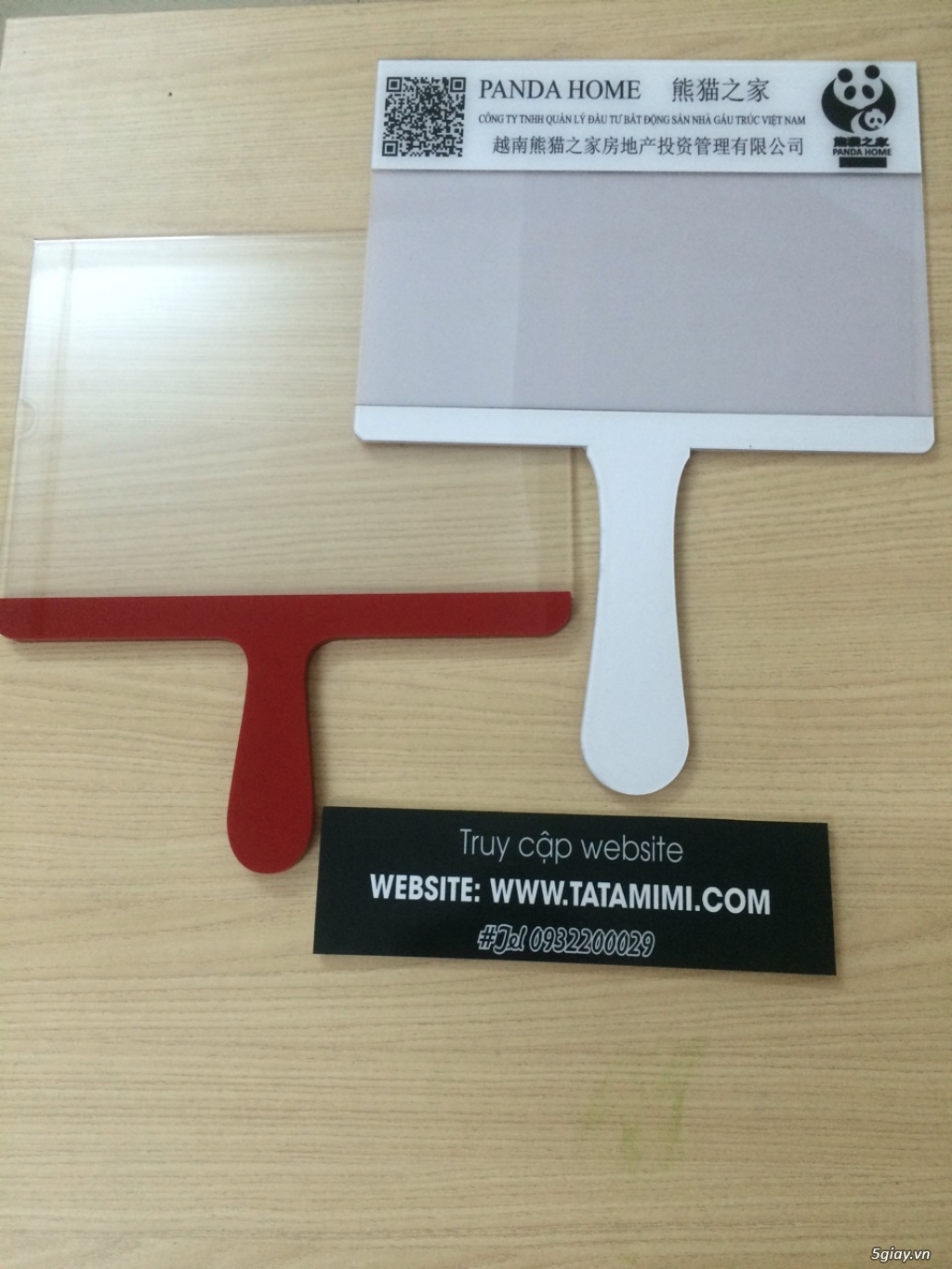 Biển đón cầm tay