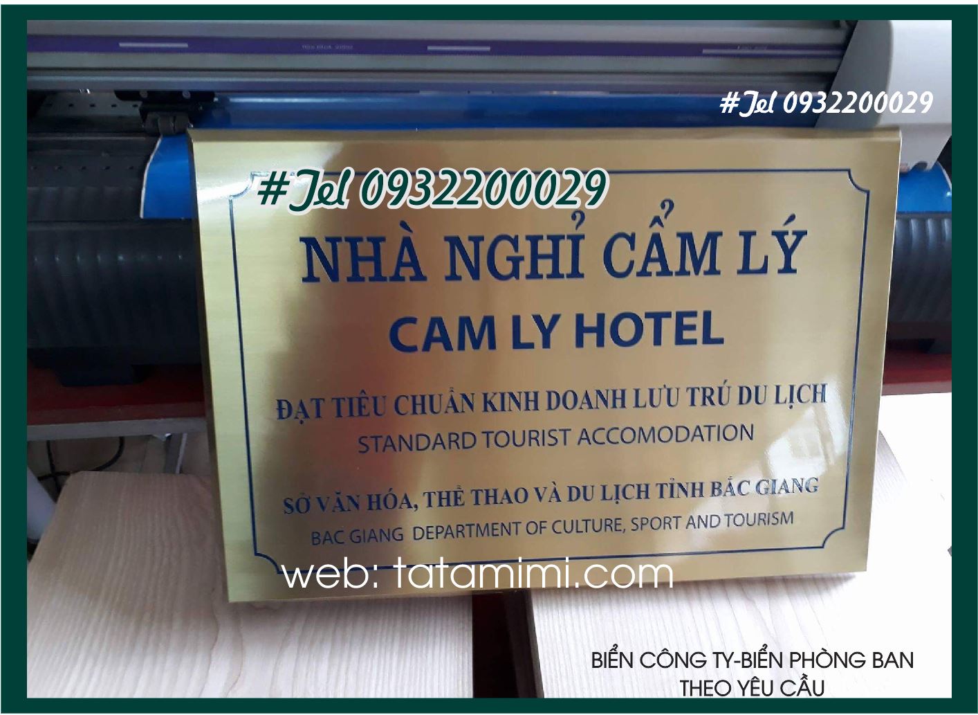 Biển hiệu quảng cáo được làm bằng chất liệu nào