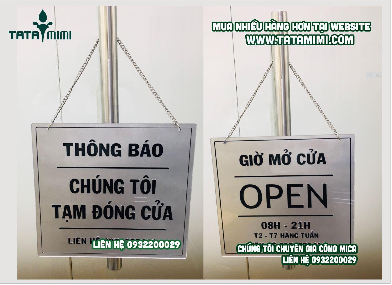 Các mẫu biển open close bằng mica kèm dây xích