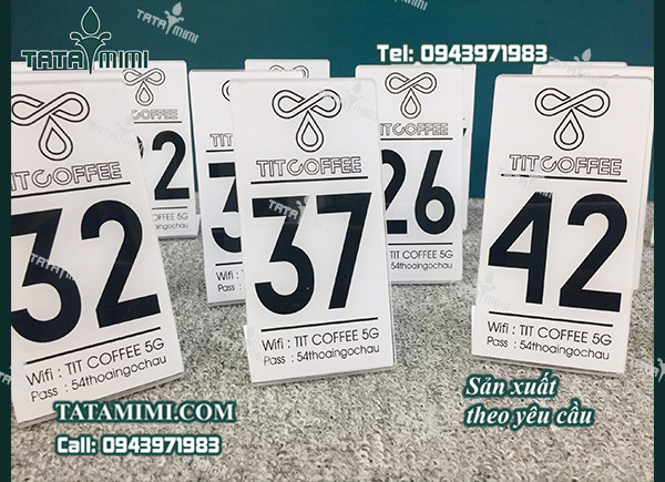 Biển số bàn mica màu theo màu decal