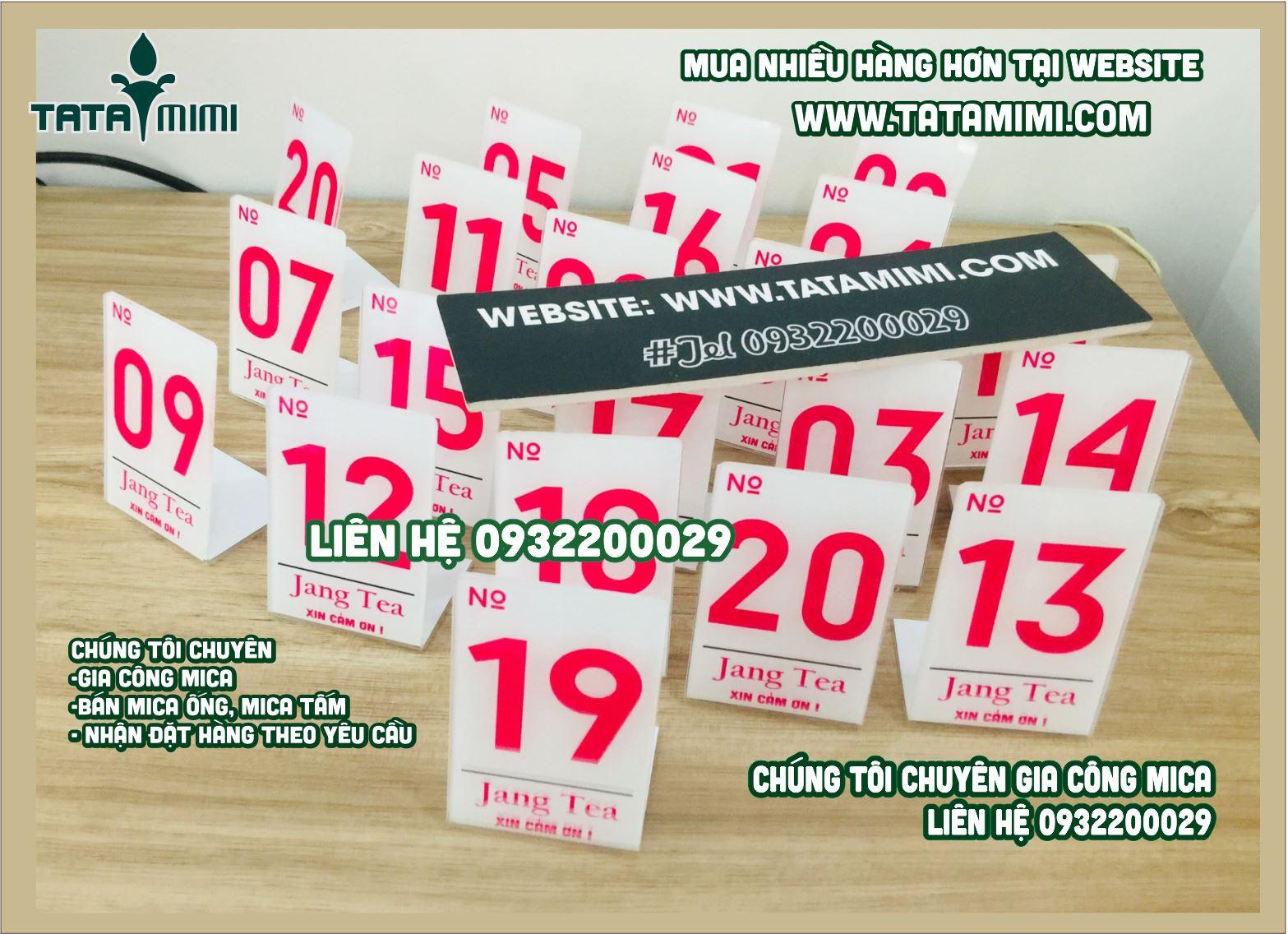 Thẻ bàn quán cà phê từ mica uốn chữ