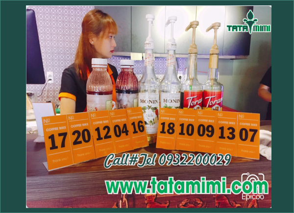 Thẻ bàn cà phê màu xanh đỏ vàng in trực tiếp