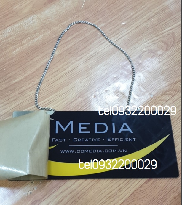 Bảng opening time kèm dây xích