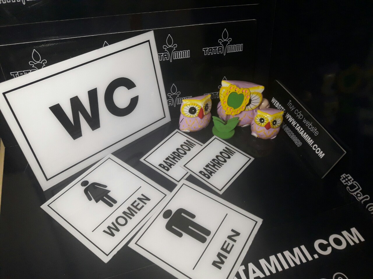 Bảng WC bằng mica có led siêu sáng