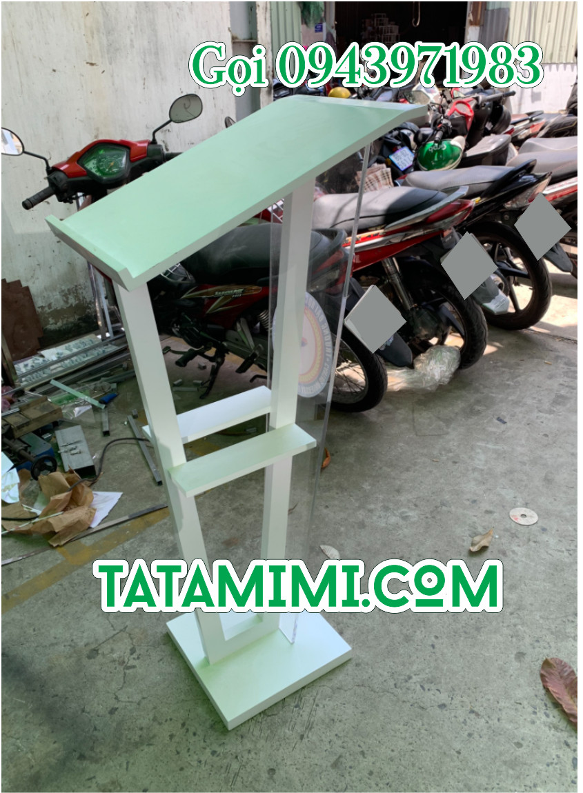 Bục phát biểu mica trong cắt sắc nét in logo decal