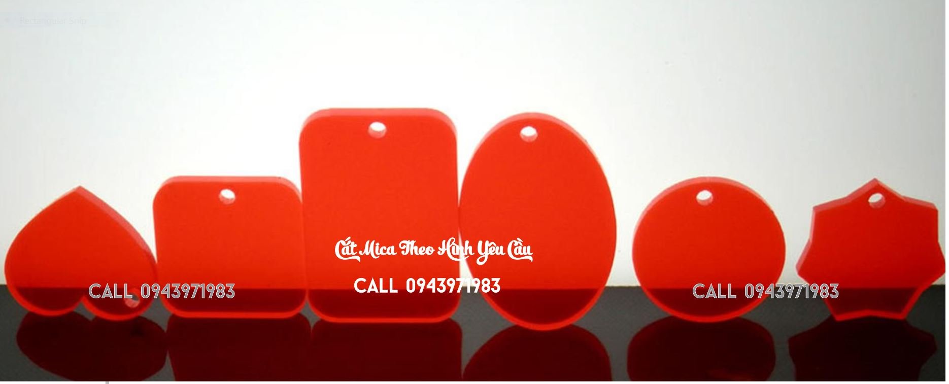 Cắt khắc lên mica trong và mica màu