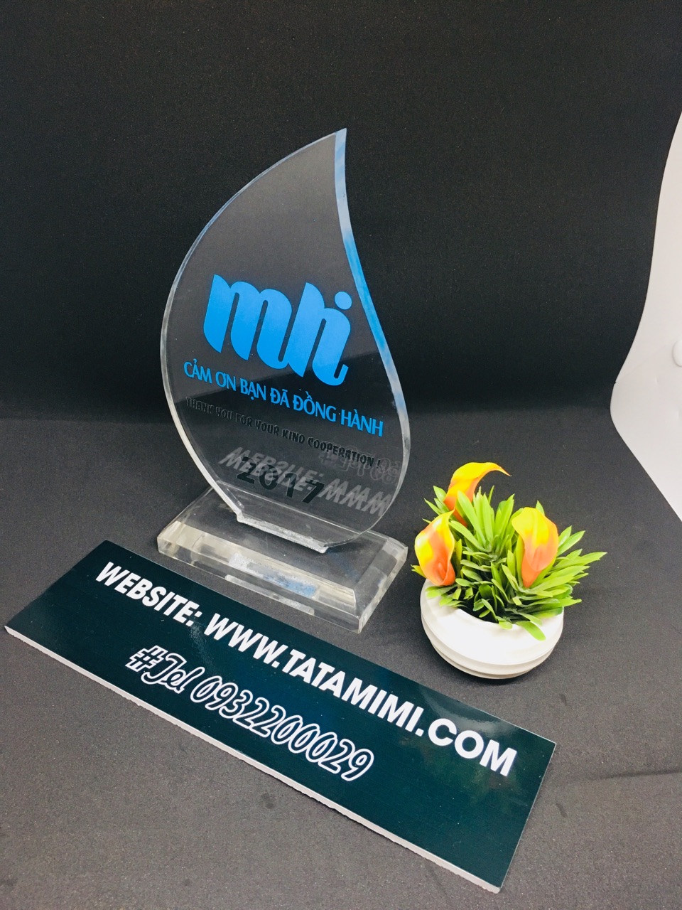 Cúp mica cho lễ kỉ niệm hay vinh danh