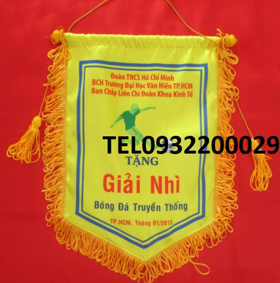 In cờ trao giải cho các tổ chức