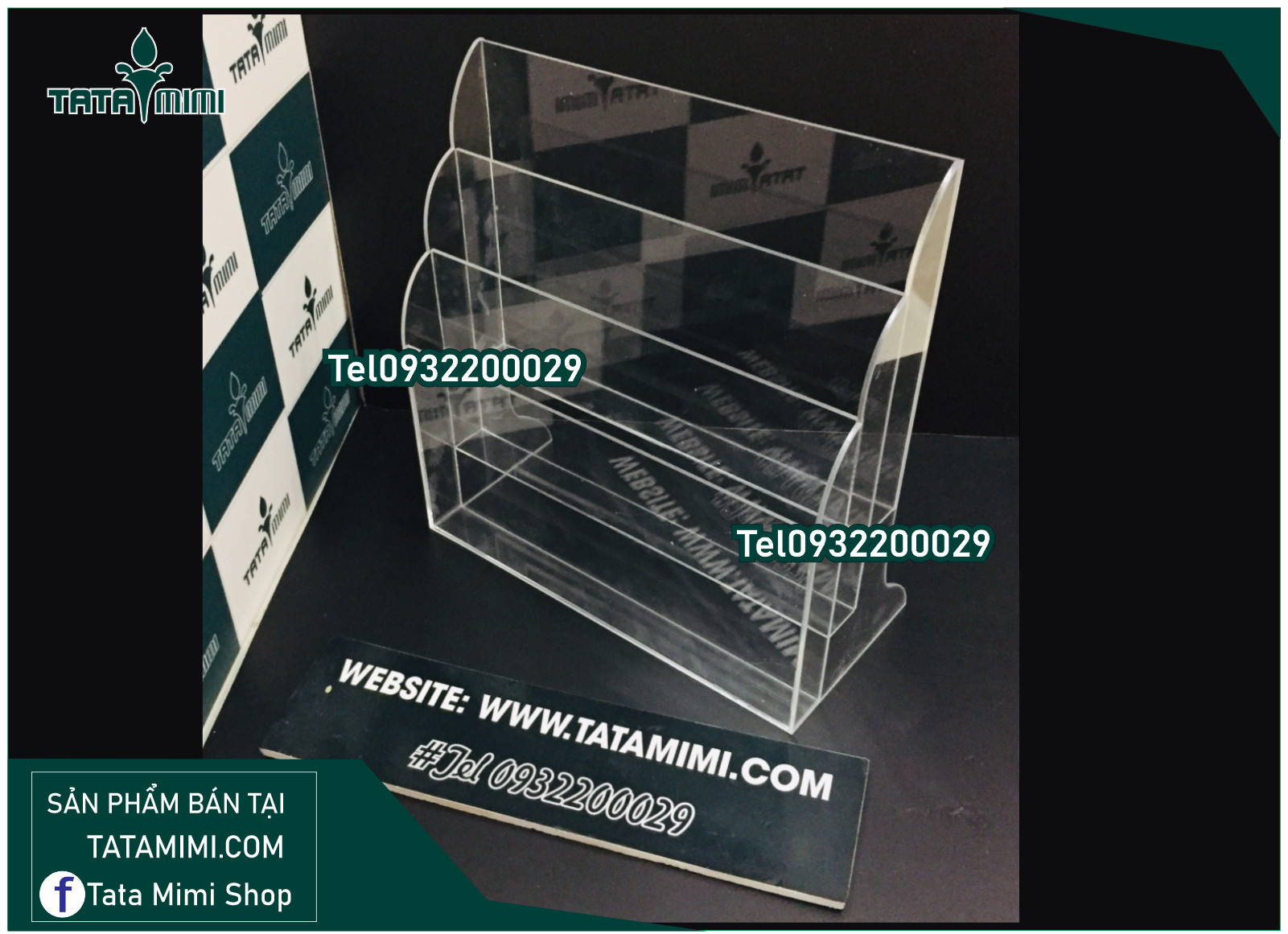 Mẫu kệ tờ rơi để bàn và treo tường có giống nhau không