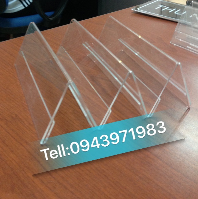 Xưởng sản xuất kệ mica để bàn cho nhà hàng và khách sạn