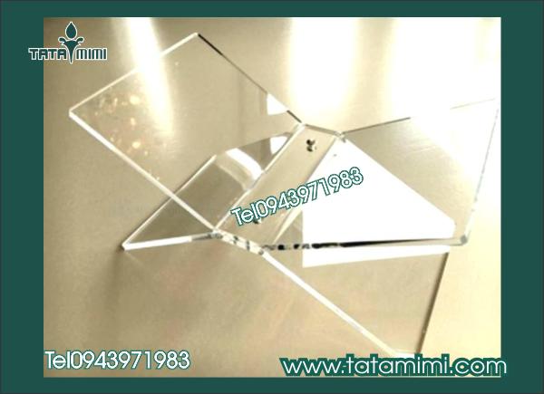 Kệ mica để sách cho ngày xuất bản