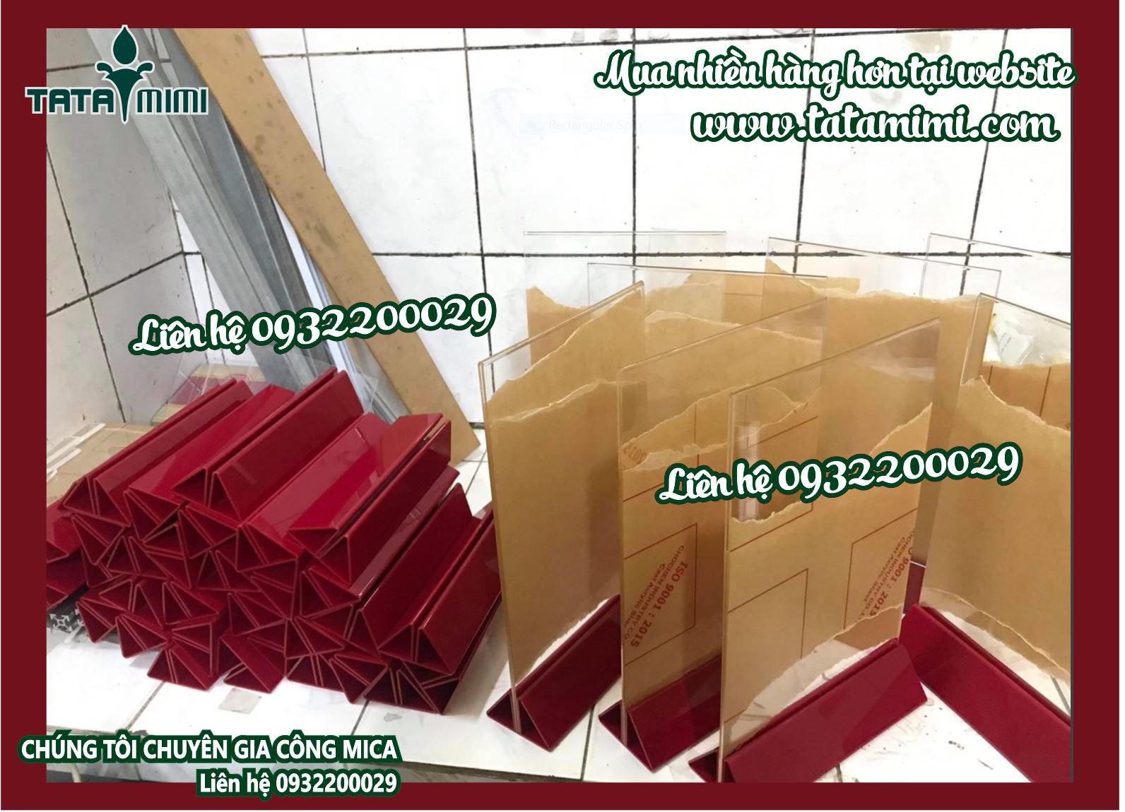 Kệ menu để bàn với để rút