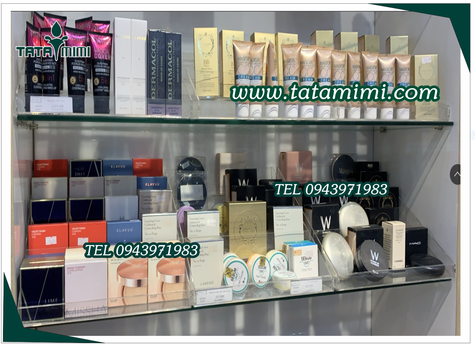 Kệ mỹ phẩm ở cửa hàng