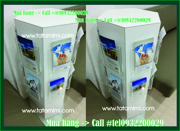 Mẫu kệ tờ rơi để bàn và treo tường có giống nhau không