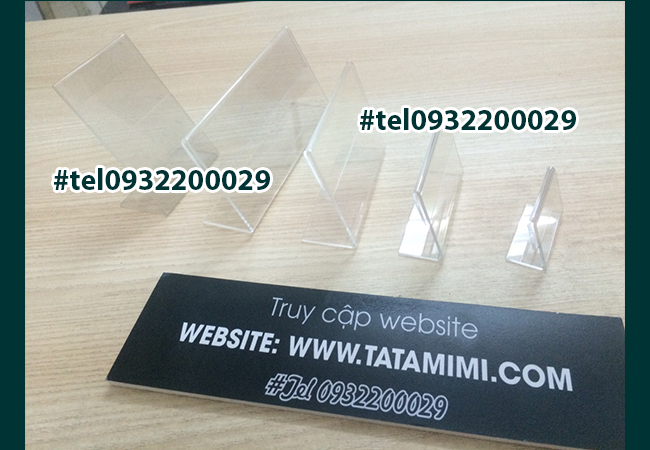 Chữ L bằng mica 2mm để tên sản phẩm