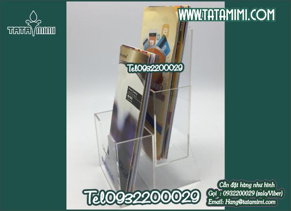 Kệ tờ rơi có mấy ngăn