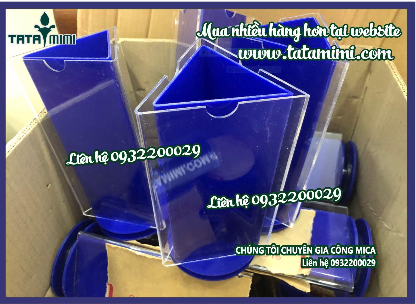 Kệ xoay 3 mặt đế tròn