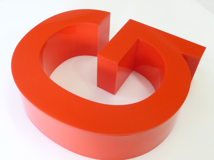 Chữ nổi làm từ inox hoặc mica