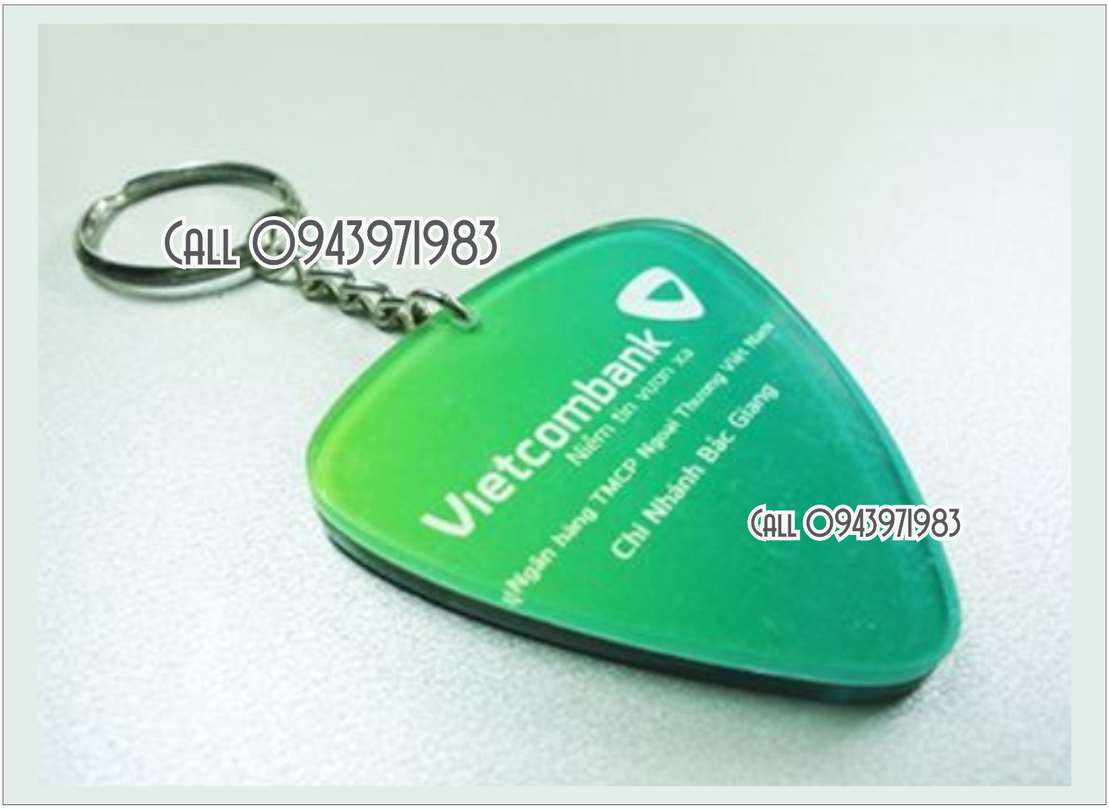 Cắt mica và bồi decal theo file thiết kế