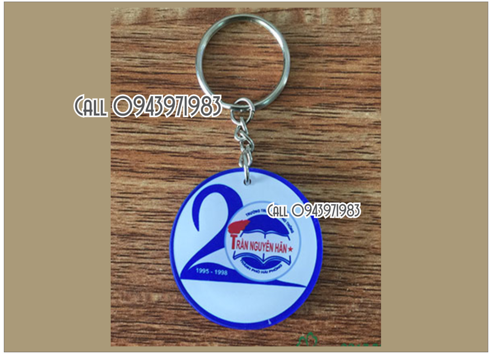 Móc khóa nhiều hình dáng để làm lưu niệm