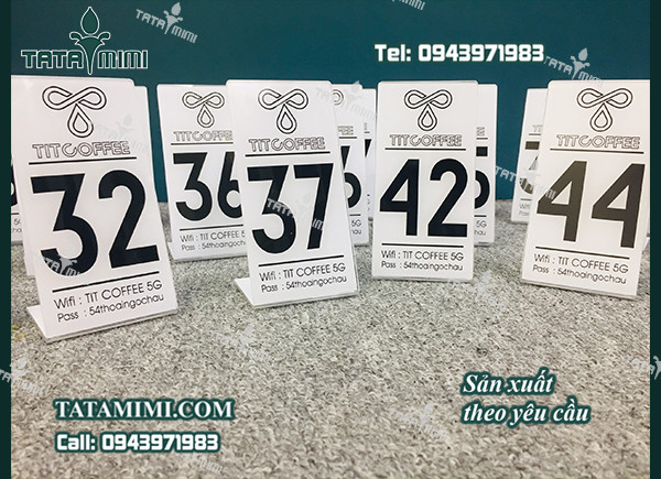 Biển số bàn mica đẹp
