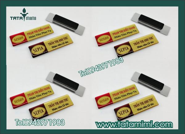 Thẻ tên nhân viên kết hợp các màu