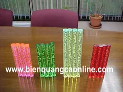Ống mica trong giá siêu hấp dẫn