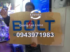 Chữ nổi quảng cáo có cần làm lớn khi treo trong nhà không ?
