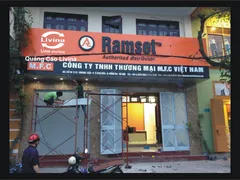 Công ty vừa mới thành lập cần làm các biển hiệu gì  ?