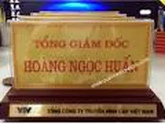 Nhận làm kệ chức danh cho lãnh đạo